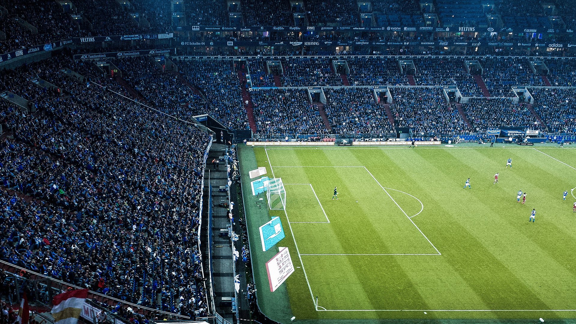 隆戈的冲击力让全黑队进攻节奏变得难以预测，隆的vskill